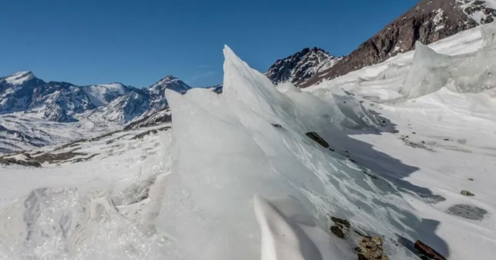 Antarctic Polar Vortex Faces Unprecedented Instability, Raising Global Weather Concerns