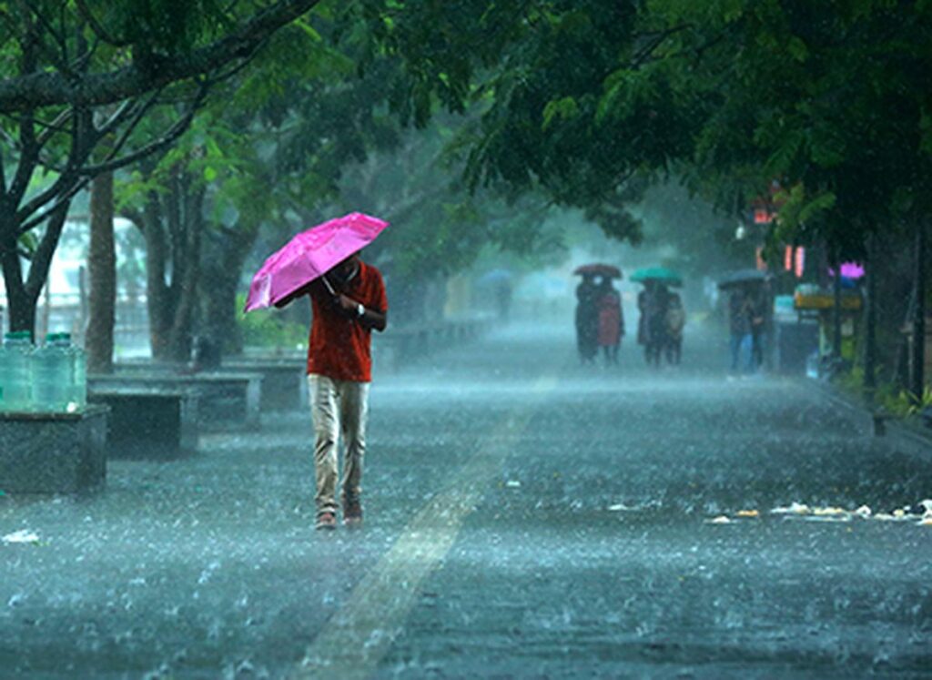 Heavy Rains to Lash Calcutta and Coastal Bengal as Low-Pressure System Intensifies