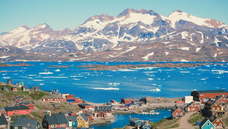 Extreme Climatic Events Transform Over 7,500 Greenland Lakes from Carbon Sinks to Sources