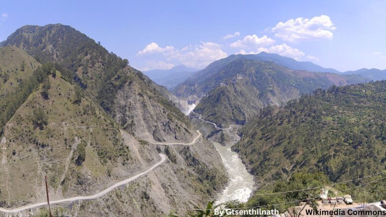 Baglihar Dam Gates Open Amid Heavy Rainfall, Flood Risk Grows in Jammu & Kashmir