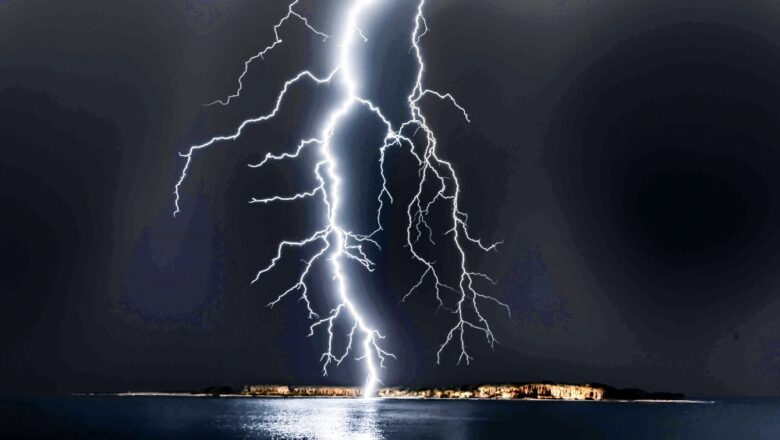 Lightning Strike Kills One, Injures 13 at New Jersey Archery Range