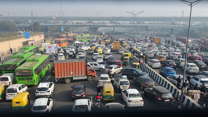 Delhi NCR to Enforce Fuel Ban on Old Vehicles from November 1 to Curb Pollution