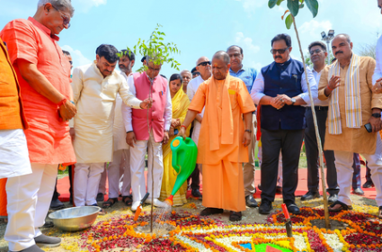 Gujarat Launches Green Drive with 7.6 Lakh Saplings Under PPP Push