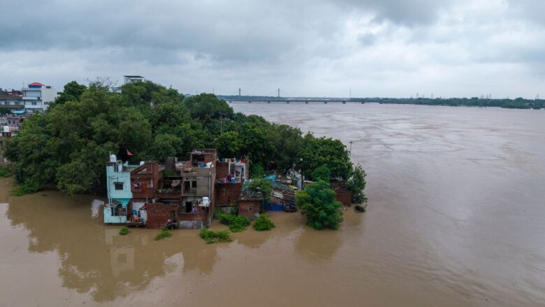 Floods disrupt daily life in Uttar Pradesh as rivers swell, schools shut across districts
