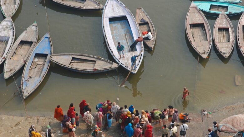 Rising Ganga Waters Sink Livelihoods of Varanasi’s Boatmen