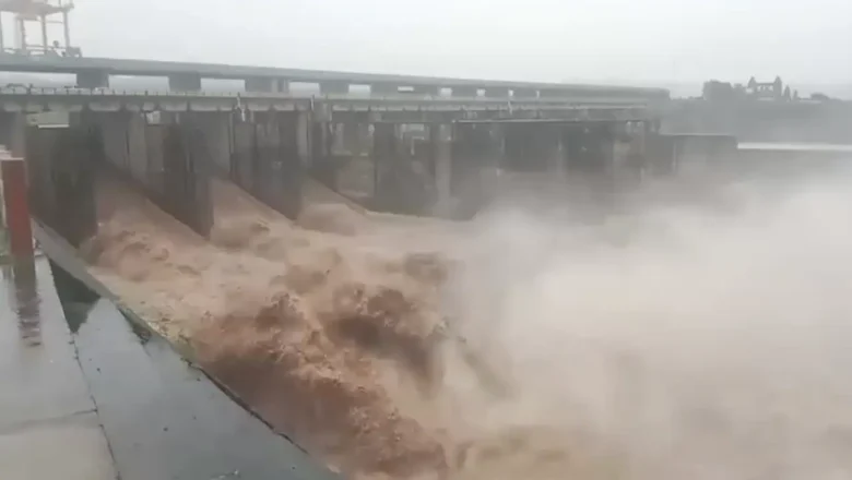 High Flood Alert Issued as Hathnikund Barrage Reaches Season’s Peak