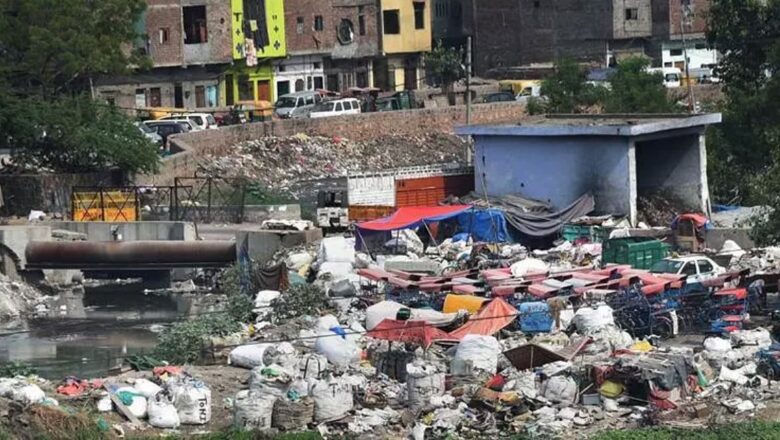 Delhi Faces Mounting Waste Crisis as Procedural Delays and Expired Contracts Stall Garbage Collection