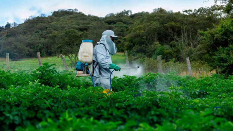 Cloud Hunters Find Tons of Pesticides Over France Including Banned Chemicals, Even Over the Atlantic