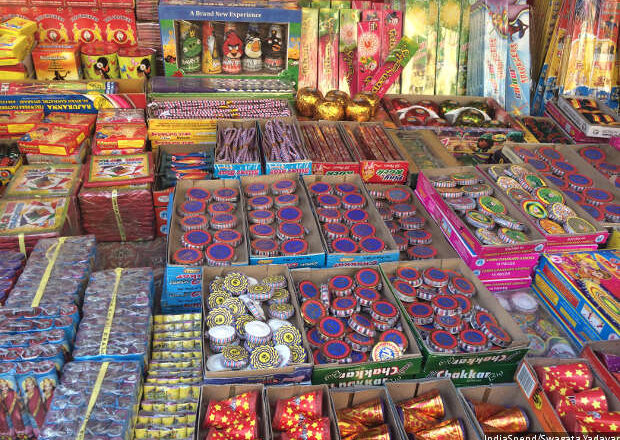 Experts Warn of Pollution Spike Despite Supreme Court Nod to Green Crackers