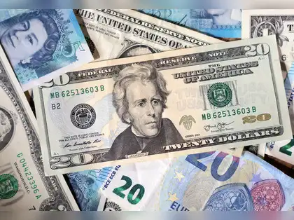 Dollar weakens as markets anticipate Federal Reserve rate cut