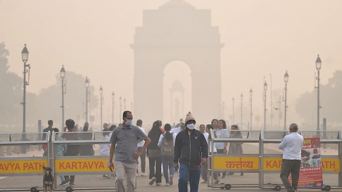 Delhi Toughest Pollution Curbs as Air Quality stays in Severe Zone