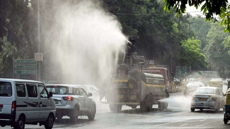 Delhi Chokes on ‘Very Poor’ Air as 2026 Begins, Mumbai Welcomes New Year With Unseasonal Rain