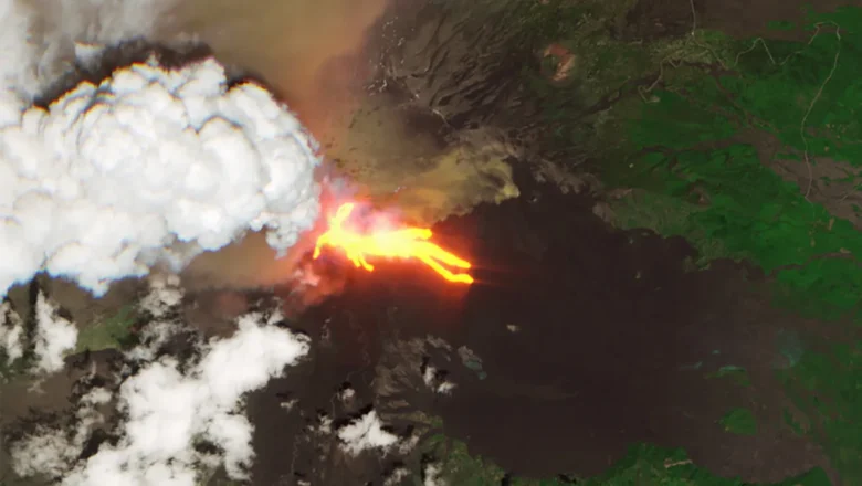 Mount Etna begins violent eruption in 2026 as fresh lava flows signal another restless year