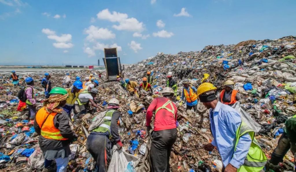 From Plastic Waste to Presidential Souvenirs: Bihar Startup ‘Minus Degree’ Turns Trash Into a ₹1.25 Crore Green Business