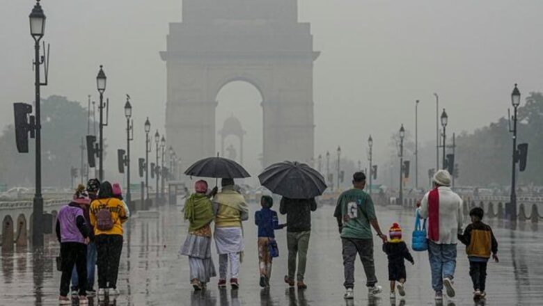 Delhi NCR Faces Dense Morning Fog as IMD Issues Yellow Alert, Light Rain Likely Later This Week
