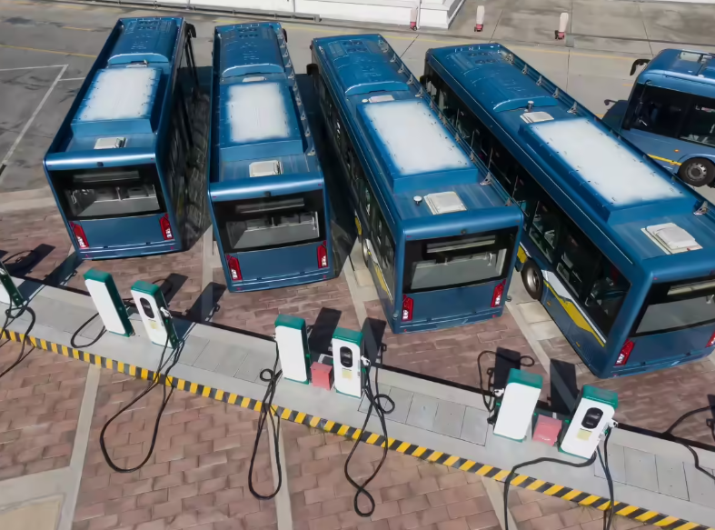 More Buses, Cleaner Roads, EV Push: Gurgaon Unveils Ambitious 2026 Plan to Cut Air Pollution