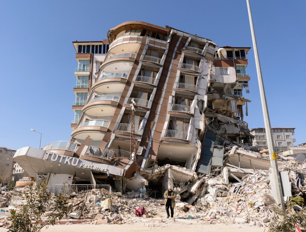 Boomerang Earthquakes May Strike on Simple Faults, New Research Reveals