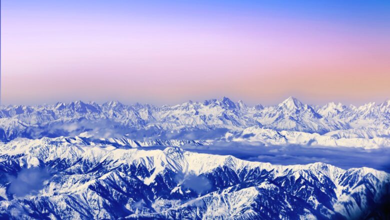 AI Steps in as kashmir glaciers shrink scientists warn of rising flood risks