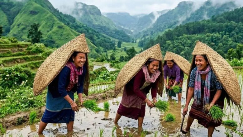 Meghalaya Bamboo Umbrellas Are Going Viral for 100 Year Old Rain Shield That Needs No Handle