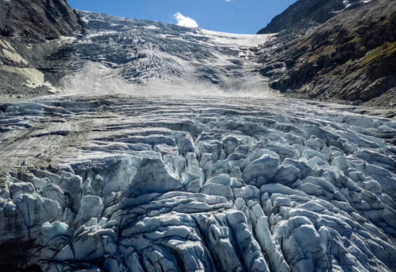 Switzerland Glaciers Exhaust Snow Reserves Early as Heatwave Accelerates Ice Loss