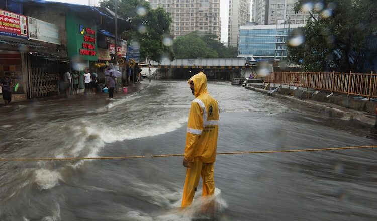Heavy Rain to Continue Across North and East India Delhi, UP, Bihar on High Alert