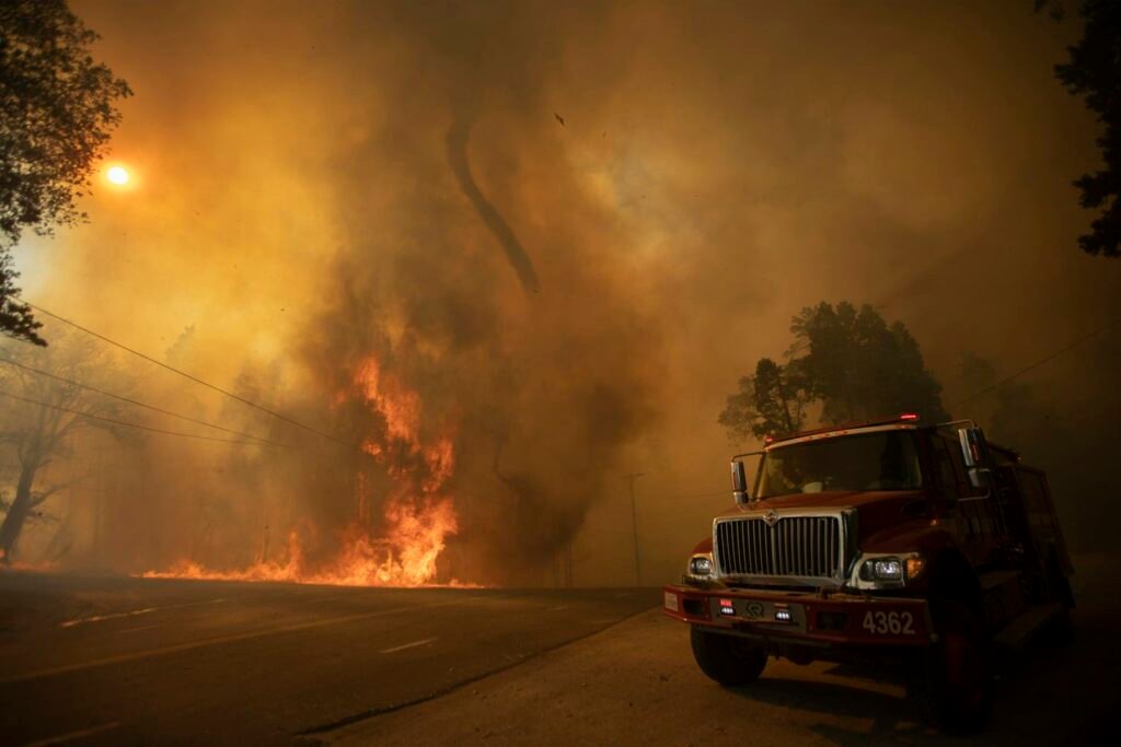 Scientists Explain How Wildfires Create Tornadoes, Thunderstorms and Lightning