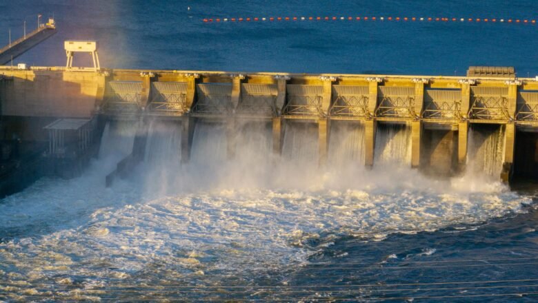 Nanomaterial Sunscreen Could Help Lakes and Dams Save Water From Evaporation