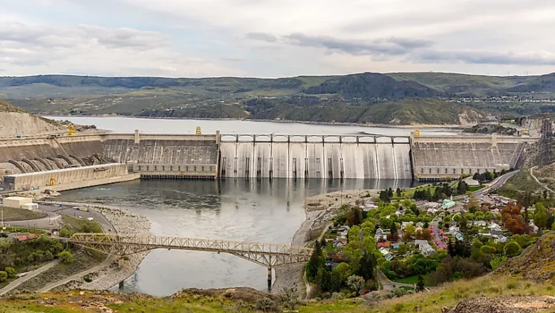 Lake Pateros: A Columbia River Reservoir Powering Hundreds of Thousands of Homes