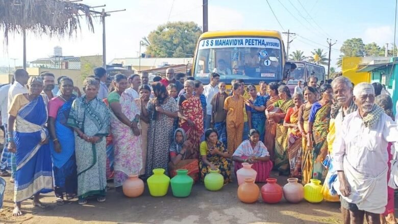 Women Block Road in Erode Village Over Drinking Water Shortage