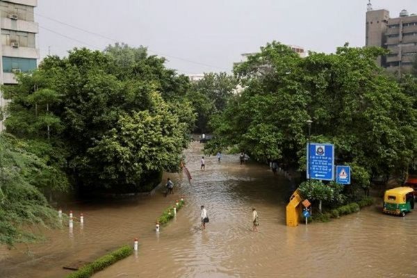 Supreme Court Panel Finds UP Sewage a Major Contributor to Yamuna Pollution