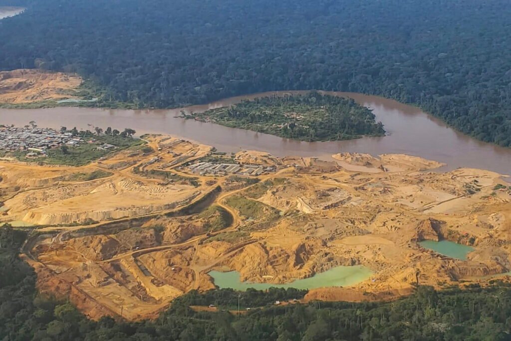 Gold Mining Palm Oil Plantations and sewage Threaten Africa’s largest Lake Documentary Reveals