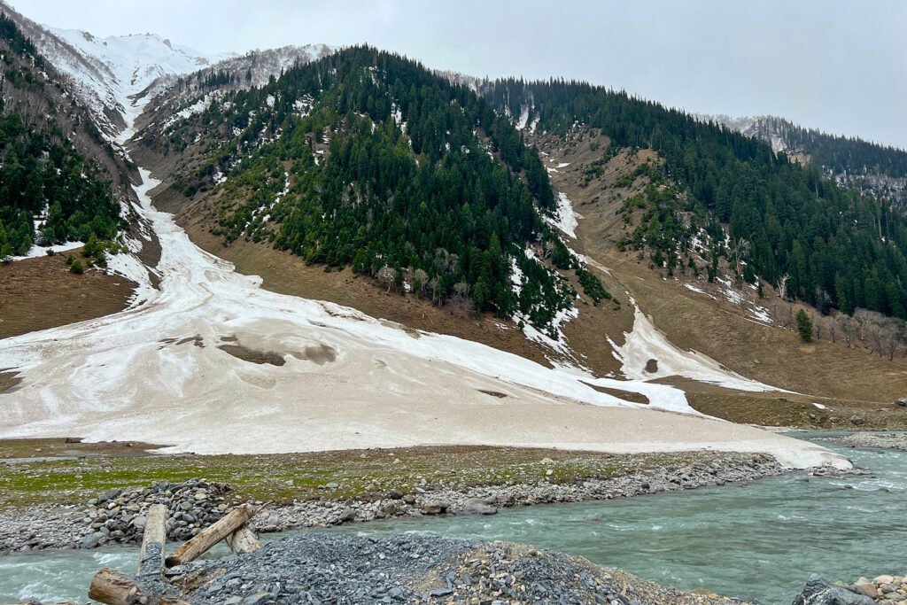 Kashmir Springs Are Drying Up as Scientists Urge Protection of Mountain Recharge Zones